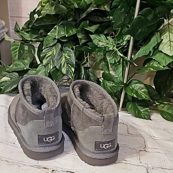 UGG Gray Ultra Mini Boots 5 - Picture 1 of 9
